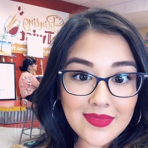 Meet your Posher, April